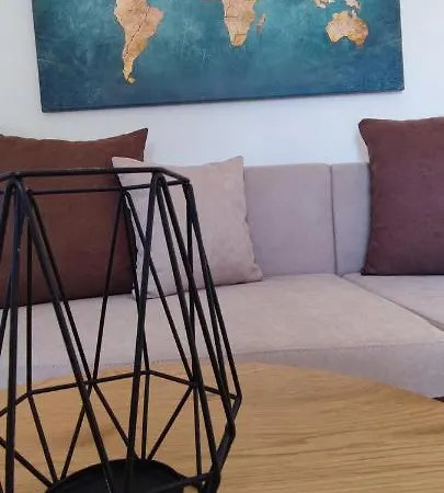 Maria's Luxury * Κασσάνδρα